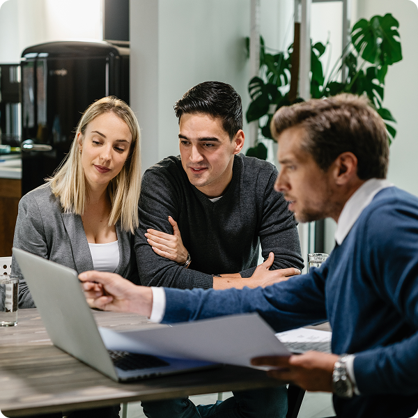 Chat with Rowles Agents